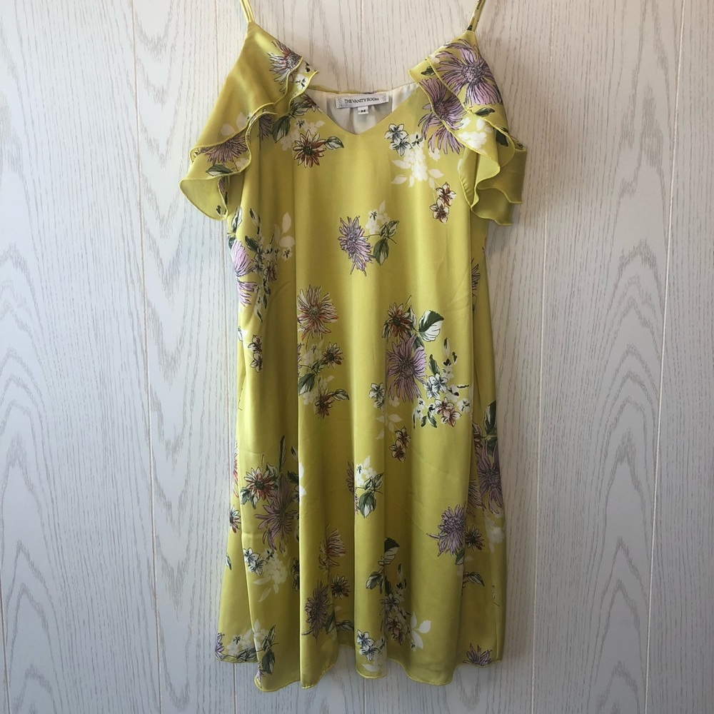 NWOT The Vanity Room Floral Cold Shoulder Dress
